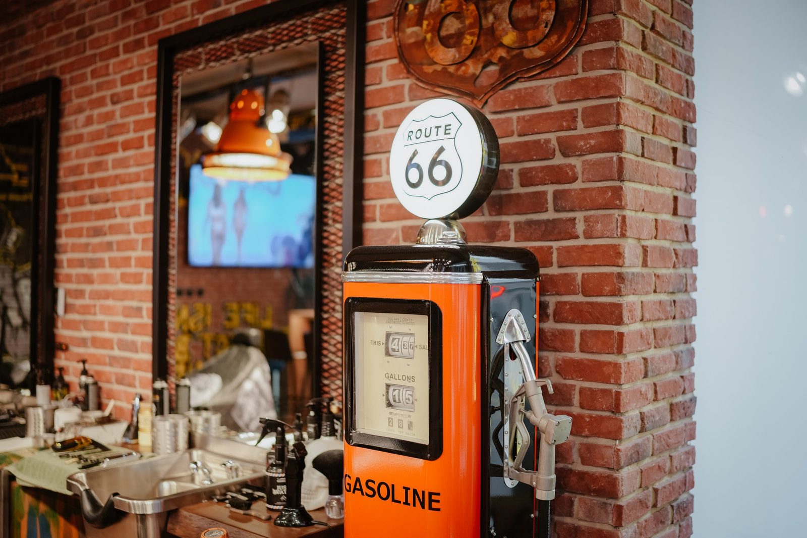 Route 66 detail v Melrose Barber Poprad